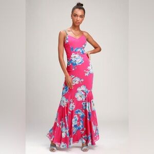 Head turner! Wandering Wendy Magenta Floral Print Maxi Dress med